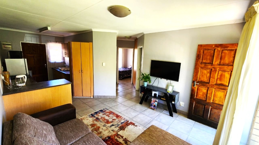 2 Bedroom Property for Sale in Langenhovenpark Free State